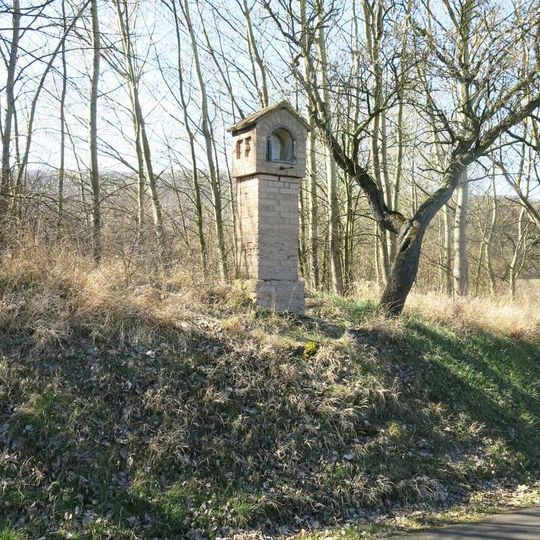 Boží muka u silnice východně od Zásady