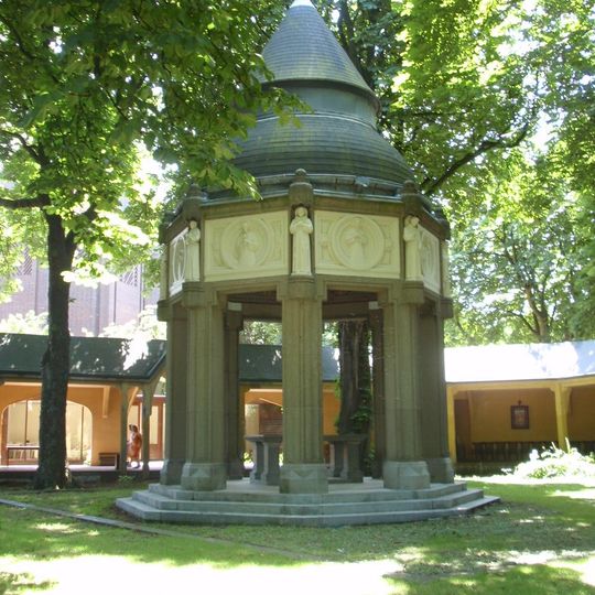 Ciborium met buitenaltaar