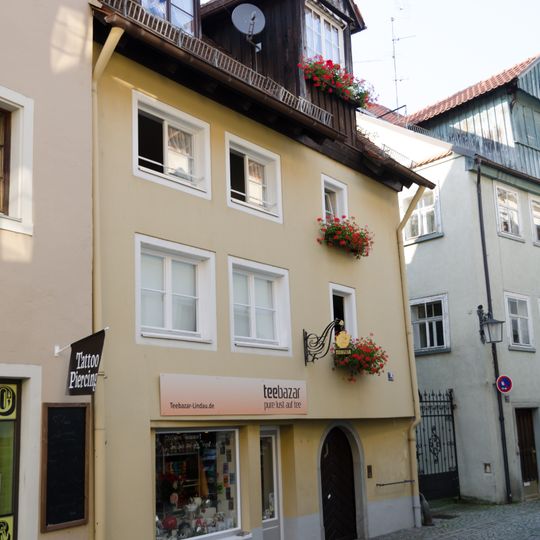 Wohn- und Geschäftshaus