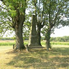 Pomník padlým z pruského 8.granátnického pluku 29.6.1866 v poli východně od Podůlší