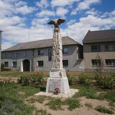 Pomník padlým v Doubravici (2)