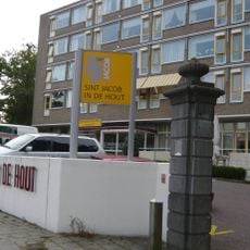 Twee hardstenen pijlers