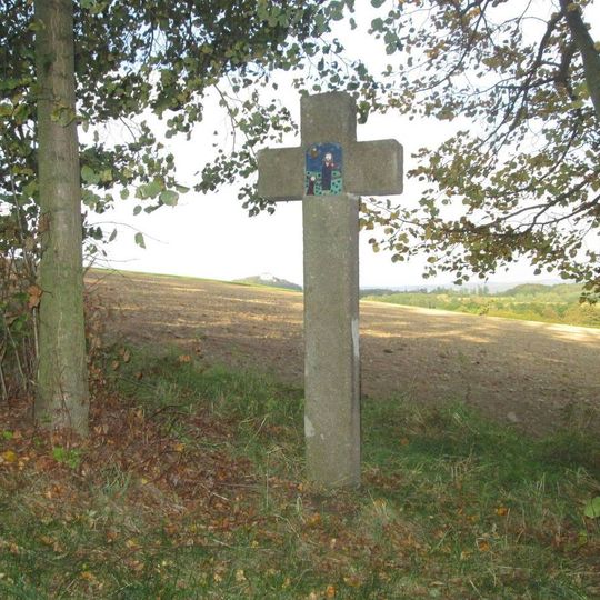 Kříž na křížové cestě u Počepic - 8. zastavení