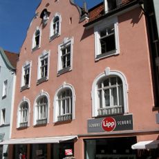 Wohn- und Geschäftshaus