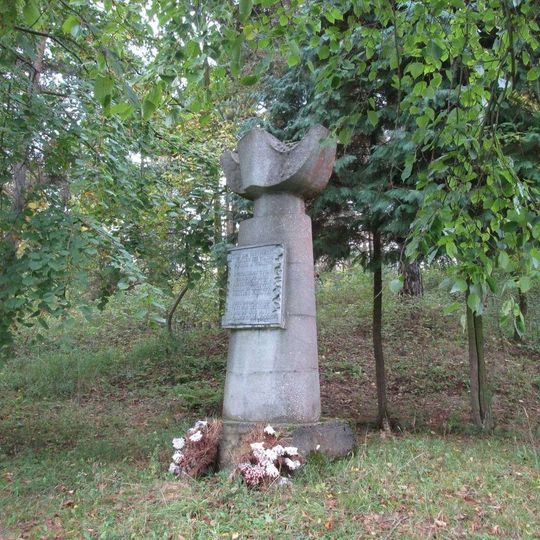 Památník obětem nacismu u Nečtin