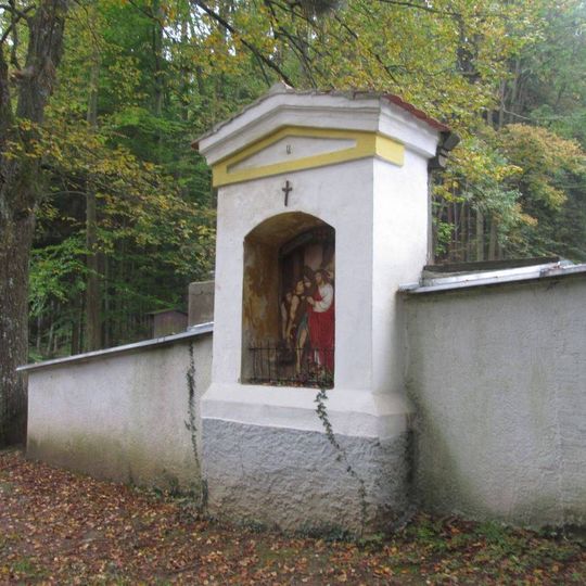 Kaplička na křížové cestě Lhenice - 2. zastavení