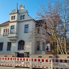 Wohnhaus in Ecklage und offener Bebauung Müglitztalstraße 93