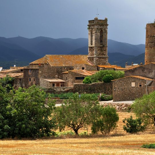 Cruilles, Monells y San Sadurní