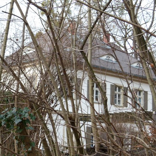 Brockhausvilla, Brockhauspark mit Mauern und Einmündung Eisenbornbach