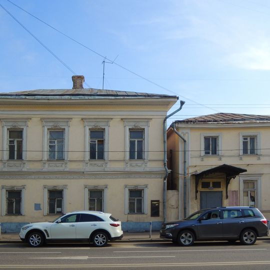 Жилой дом П.И. Голохвостова с погребами