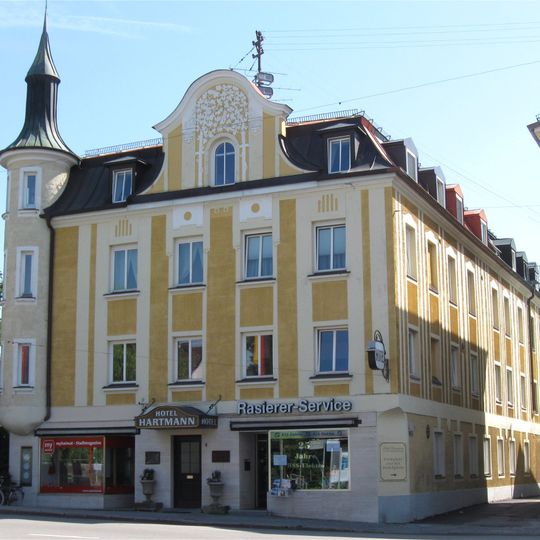 Wohn- und Geschäftshaus