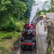 Plongez dans l'univers de la série Peaky Blinders avec 25 sites visitables