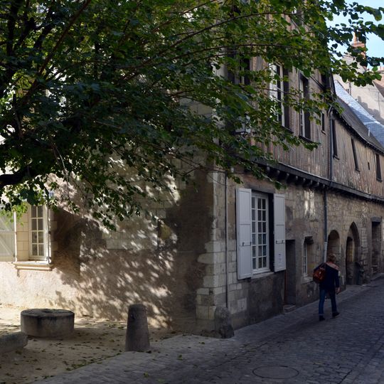 Maison canoniale de Saint-Pierre-le-Puellier