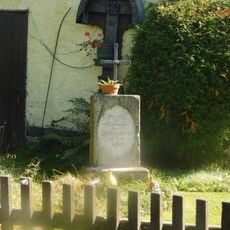 Kříž u domu č. 108 v Louce