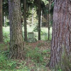 Kříž na rozcestí U křížku východně od Hvížďalky