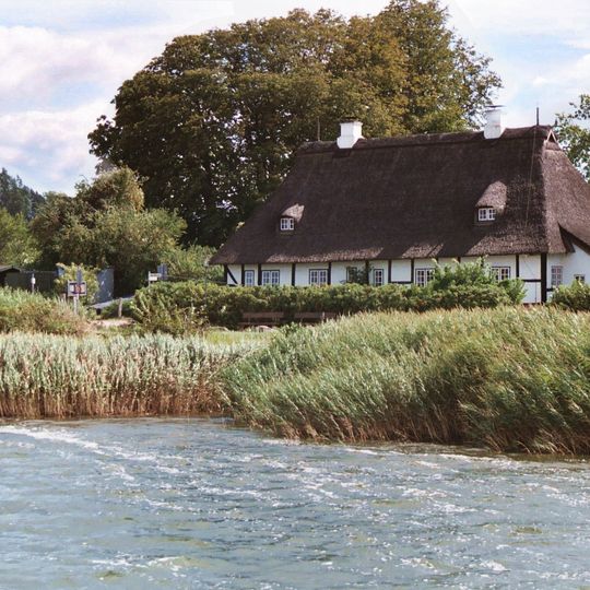 Alter Schulweg 1, Ehemaliges Fährhaus