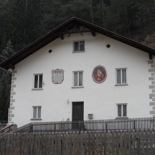 Widum Kronburg mit Hauszeichen