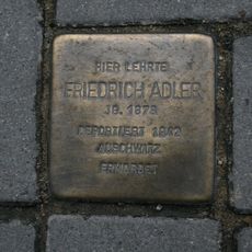 Stolperstein en memoria de Friedrich Adler