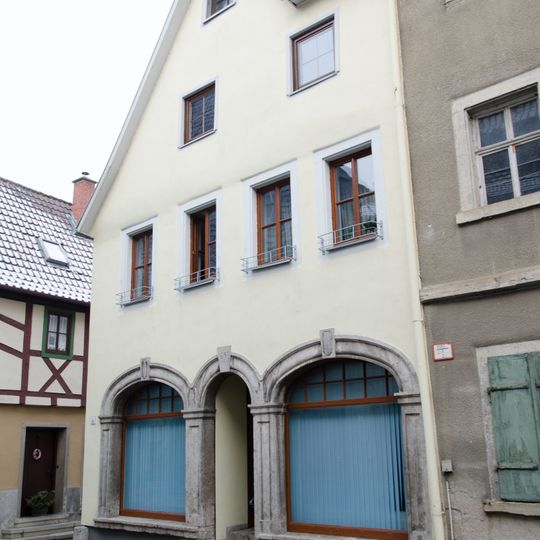 Wohn- und Geschäftshaus