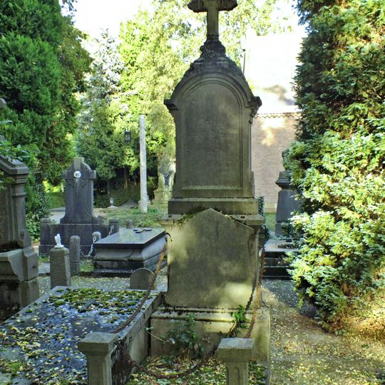 Grafmonument van Willem Deckers