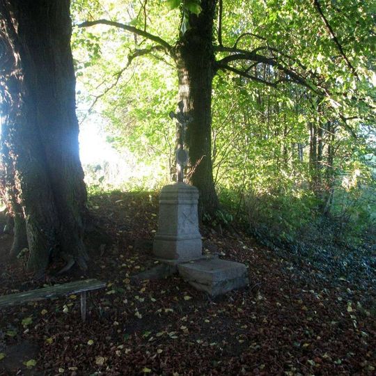 Kříž severozápadně od Kasejovic u polní cesty