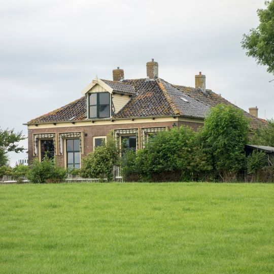 Schoolgebouw annex Onderwijzerswoning