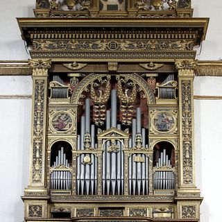 Pipe organ in Santissima Annunziata church in Siena