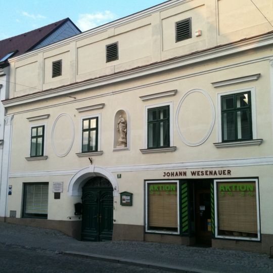 Wohn- und Geschäftshaus