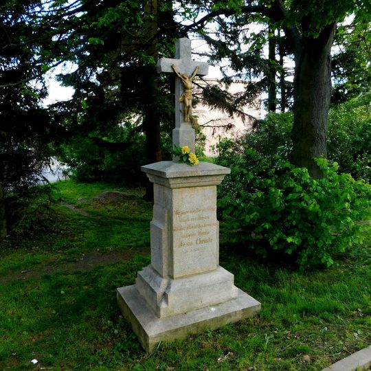 Kamenný kříž na Znojemské ulici v Jihlavě