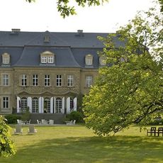 Rittergut und Schlosspark Gaußig (Sachgesamtheit) An der Kirche 2, 14; Alte Brauerei 1, 3, 5, 7, 9; Im Gut 4