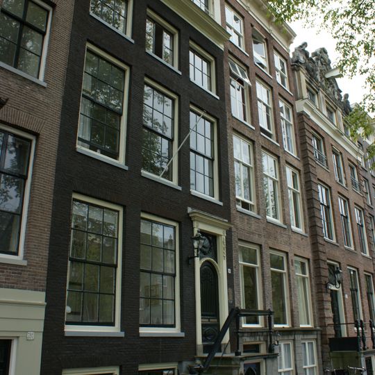 Huis met rechte lijst