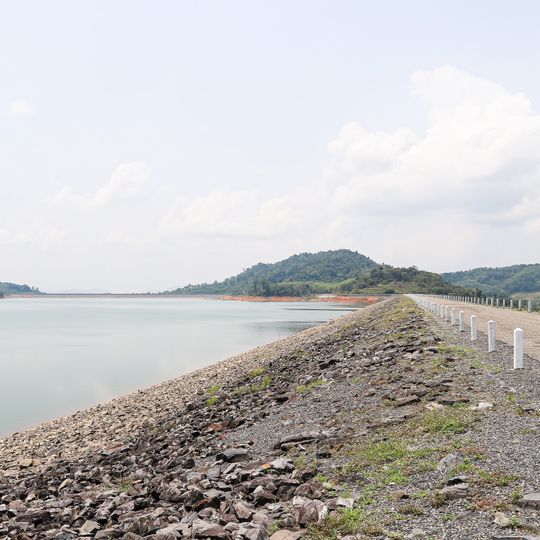 Ban Phluang Dam