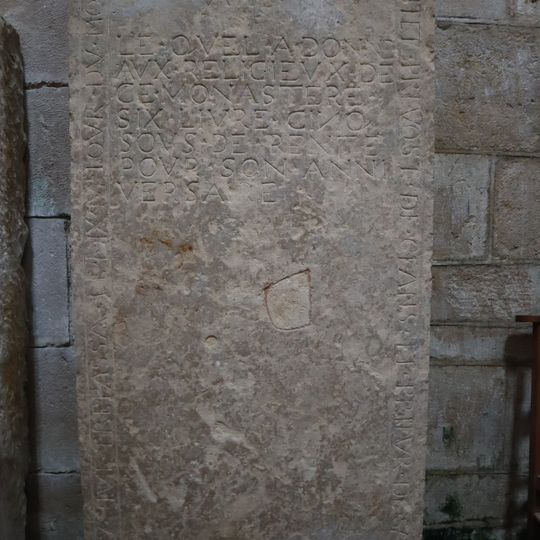 Dalle funéraire de Nicolas Contet à Saint-Seine-l'Abbaye