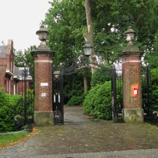 Eemwijk: toegangshek