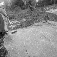 Upplands runinskrifter 102