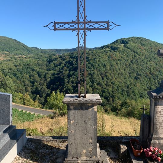 Cemetery cross of Poncieux