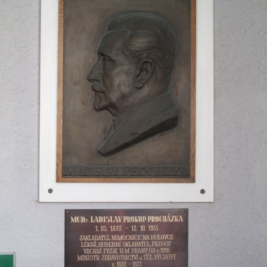 Pamětní deska Ladislava Prokopa Procházky na Bulovce