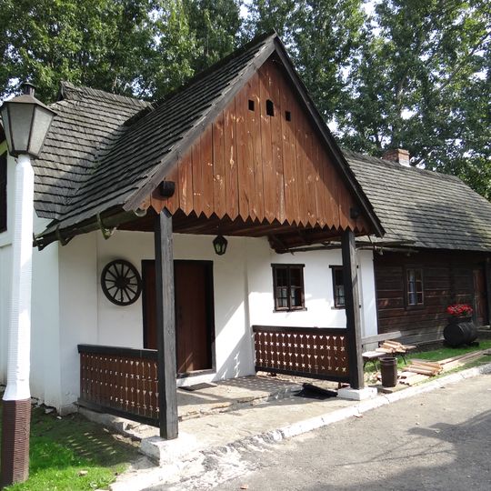 Dom Sowińskich z kuźnią