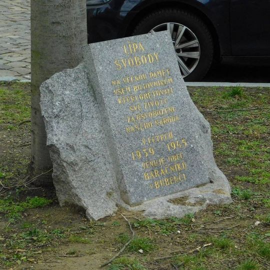 Pomník obětem 2. světové války na Krupkově náměstí v Bubenči