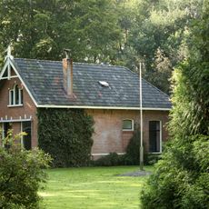 Julia Jan Woutersstichting, tuinmanswoning