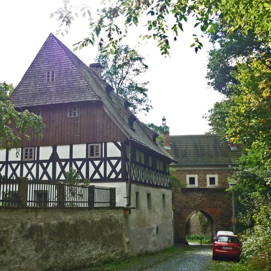 Wohnhaus des Scharfrichters mit Mauer zum Finstertor und Nebengebäude Finstertorstraße 8