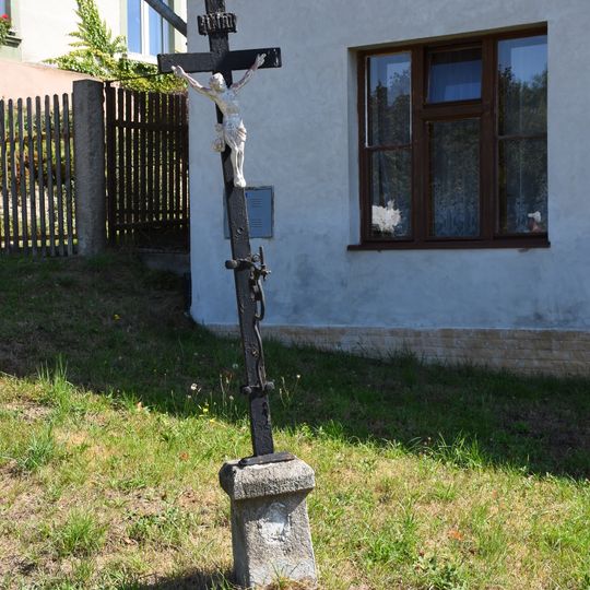 Kříž v Černovicích u nároží Bezručovy a Svatavské ulice