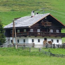Wohngebäude des Paarhofes Außer-Hirber