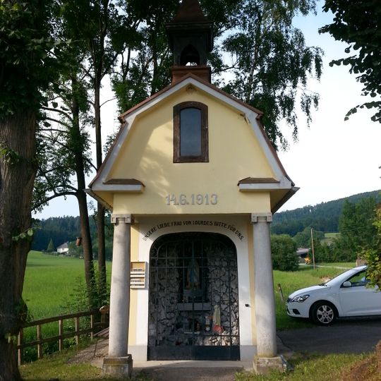 Lourdes-Kapelle, Dult