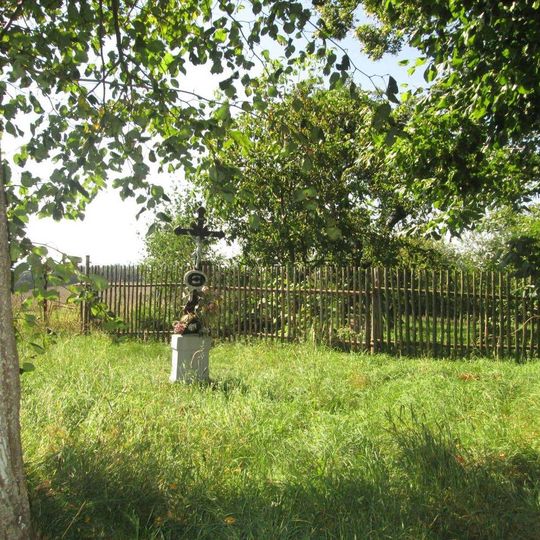 Kříž u Kácovy Lhoty