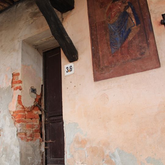 Edificio in via Costa del Vernato, 34-36