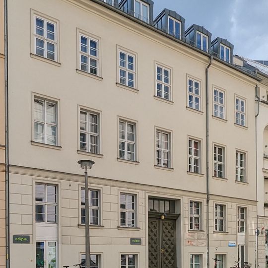 Mietshaus Charitéstraße 4