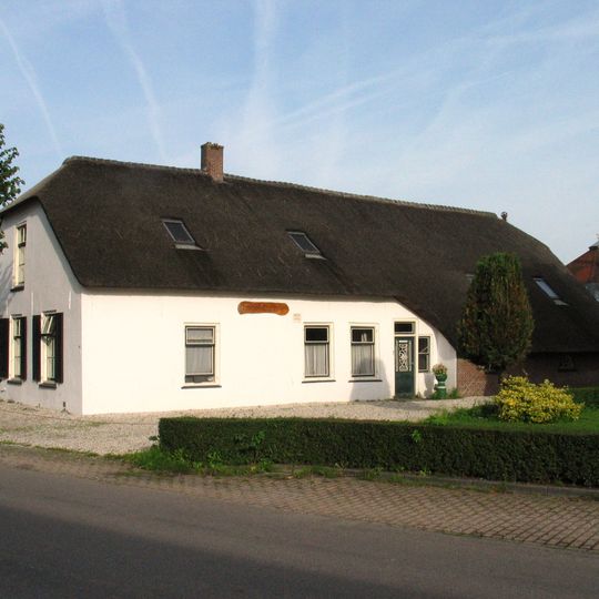 Boerderij, langhuis, met riet gedekt
