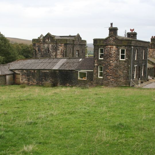 Model Farm To Dobroyd Castle
