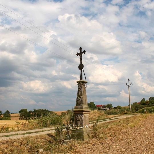 Kříž u Palonína vedle polní cesty